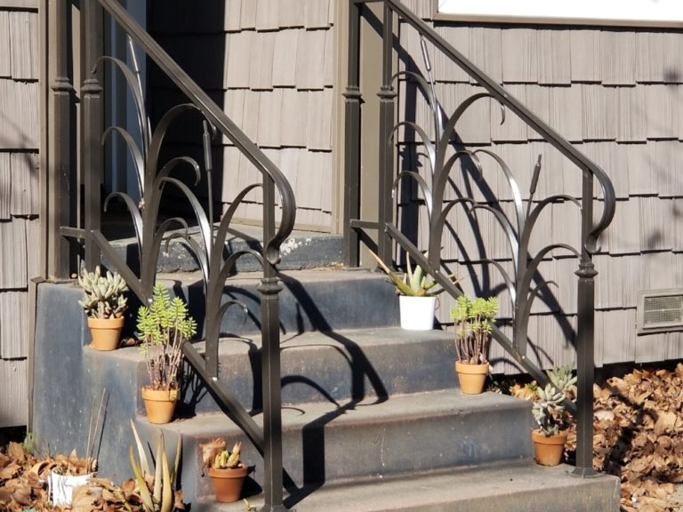decorative railing for a few steps