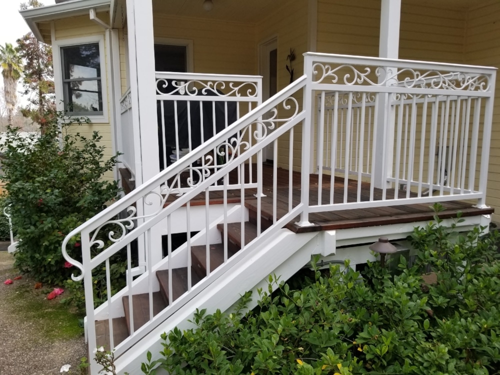 iron handrail in white